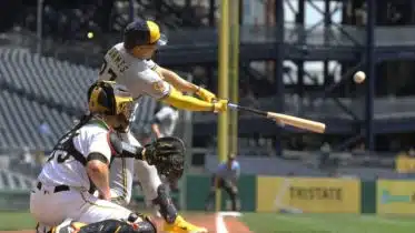 Pirates take series with 5-4 win over Brewers