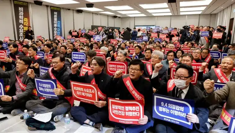 Striking doctors in South Korea defy deadline to return to work